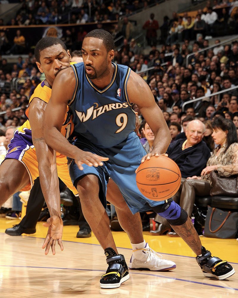 Gilbert Arenas had no chill when it came to his sneakers! Happy belated birthday to a OG! 