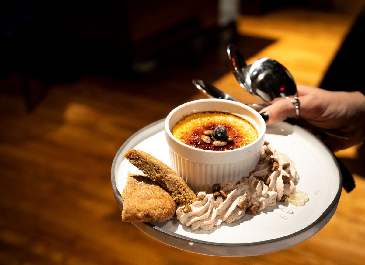 283Kanu's tweet photo. Start with our Homemade Chips and end with the Crème Brûlée 😍

#DowntownOldtown #KanuMaine #Orono #283kanu #kanu #283 #newplace #oldtownme #oldtownmaine #Umaine #mainerestaurants #oldtownrestaurant #yum #chips #cremebrulee https://t.co/iSXgZyDlCu