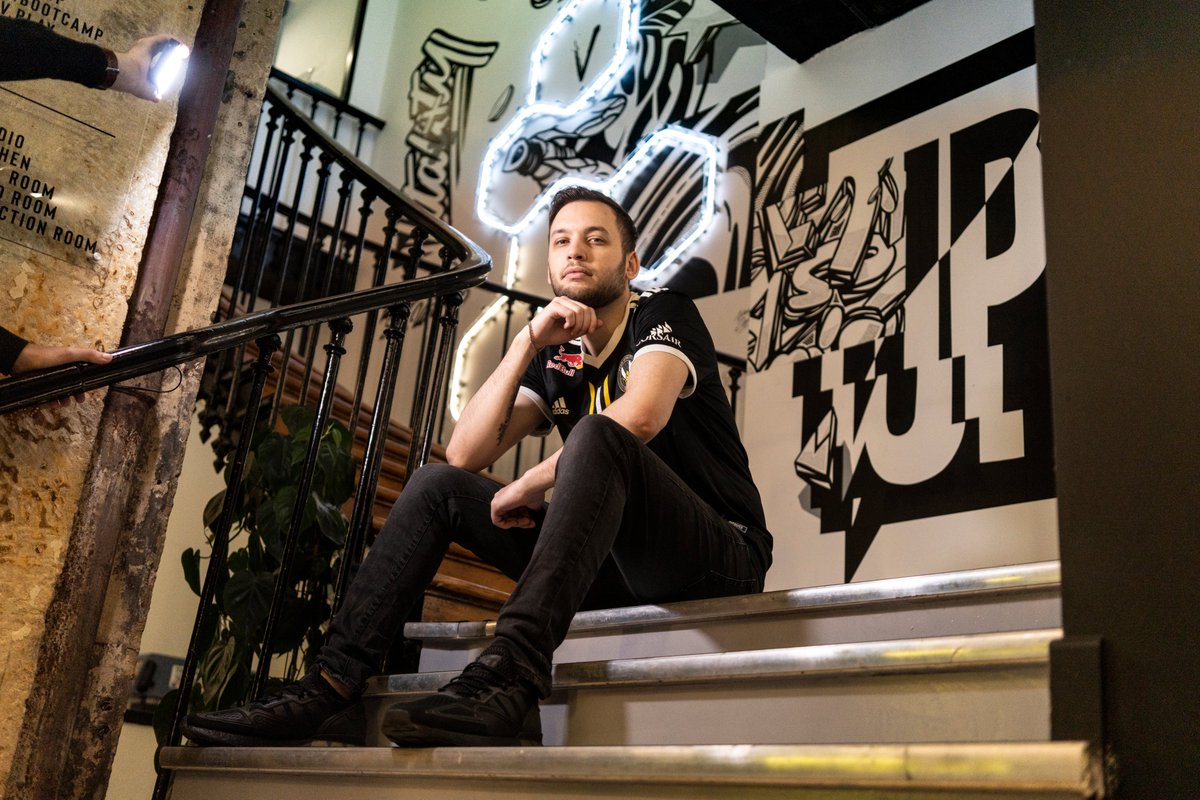 TeamVitality's tweet photo. 9/01 #RLCSX Winter Regional 3
19/01 #BLASTPremier
19/01 #LFL
22/01 #LEC
24/01 #DreamhackFN Duo
Which event hypes you the most? 🔥 https://t.co/h8HS2rdhHf