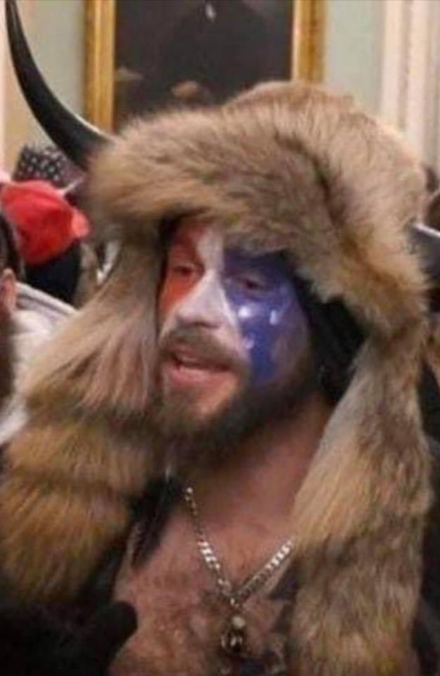 Woke up and found out #jamiroquai has been sworn in as 46th #POTUS. 

2021 looks promising. 

#whatatimetobealive #USAElections2020 #USCapitol #Trump #USElectionsProtests.