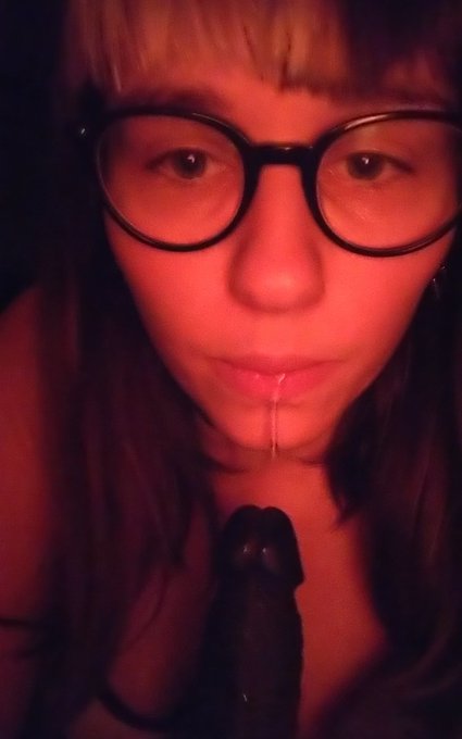 Did you see the little video surprise i left on my OF last night?? Wetter is better 🤤💦 https://t.co/oHFG8VNhdP