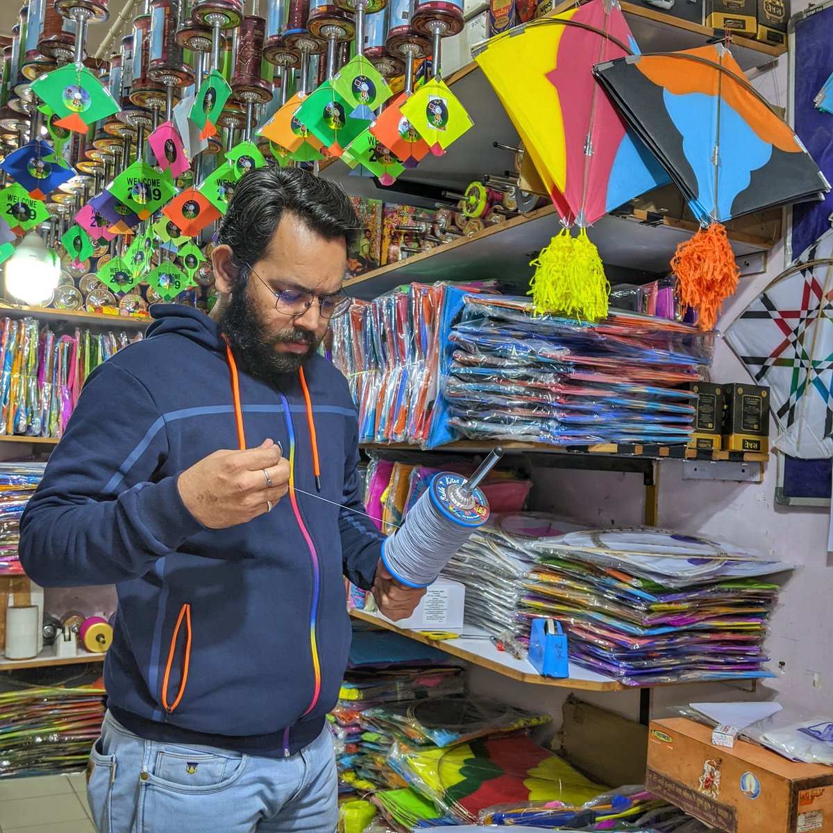 AmitHPanchal's tweet photo. Finally, Done with the #Uttarayan Shopping from @BablaKites, one of the oldest kite shops in Ahmedabad, Vastrapur (before in Raipur). 🪁🪁

Because of Night Curfew in #Ahmedabad, It's impossible to visit Tankshal or Raipur on #KatalNiRaat for Kites and Thread Shopping. 👍 https://t.co/A41cBOPJry