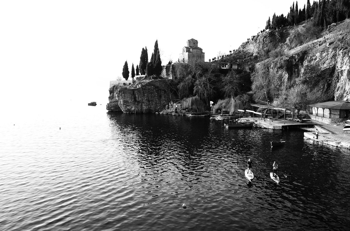 paddleklub's tweet photo. Magical Lake Ohrid 🏄‍♀️🏔🇲🇰🗺🏄‍♂️
( 📍Church of St. John at Kaneo )
#paddleklub
#sup 
#paddleboarding
#lakeohrid https://t.co/FCE2ZtCMPt