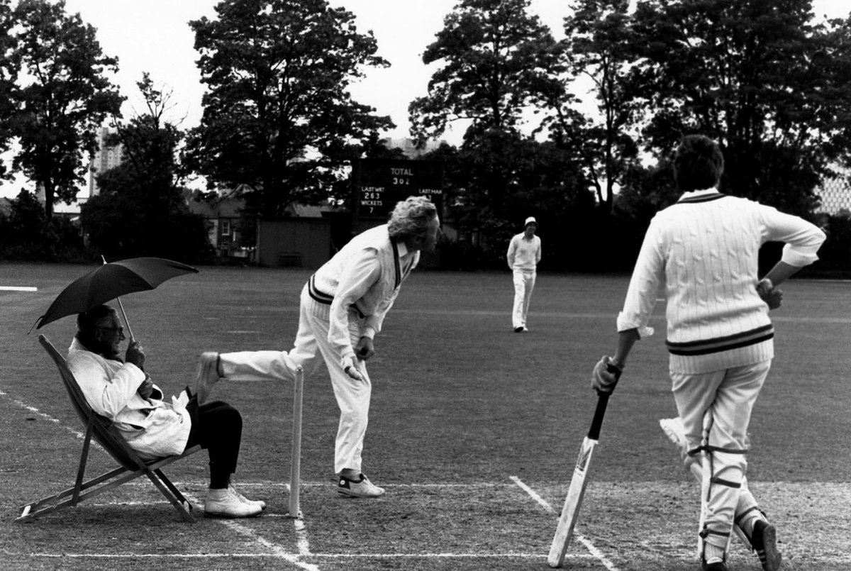 FlashCric's tweet photo. "I've seen enough chaps, bring the covers on."
LIVE #BBL10 COMMS: π https://t.co/W12cdz93am π
#HEAVSTA https://t.co/oZ8IxaCz5X