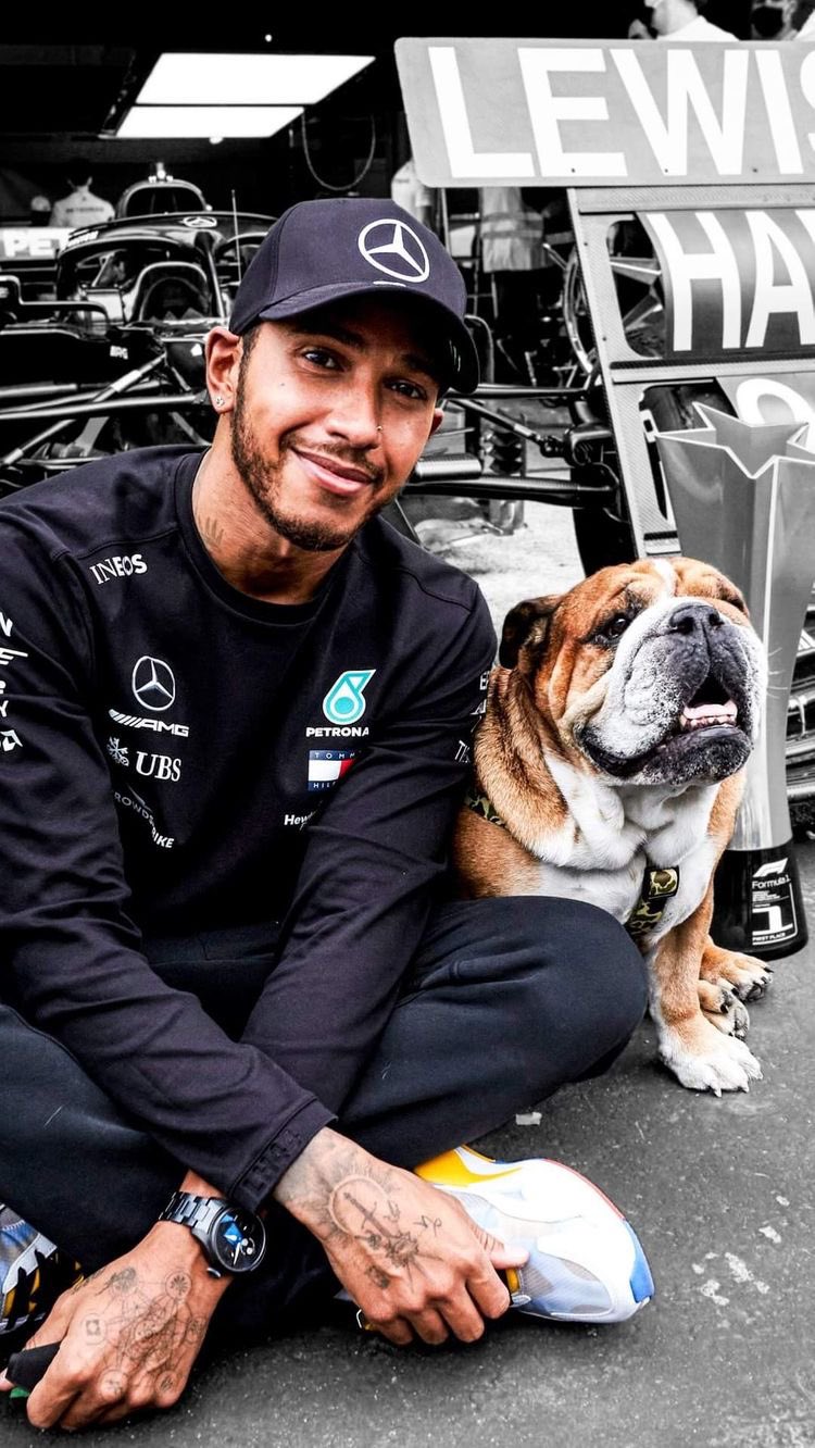 Happy birthday to the goat that is sir lewis hamilton 