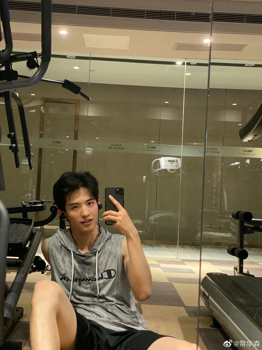 Forhuasen's tweet photo. 常华森 (Chang Huasen)

Birthday: 1997.09.06
Height: 185cm
Hometown : Shandong
Company : Huayi Haohan Film &amp; Television
Fandom Name : Peanut 
- Studied in Hangzhou Dianzi University

Weibo : https://t.co/V2HgAjta7T

#青春有你3 #常华森 #ChangHuaSen #YouthWithYou3 https://t.co/JwDVXsHfIT