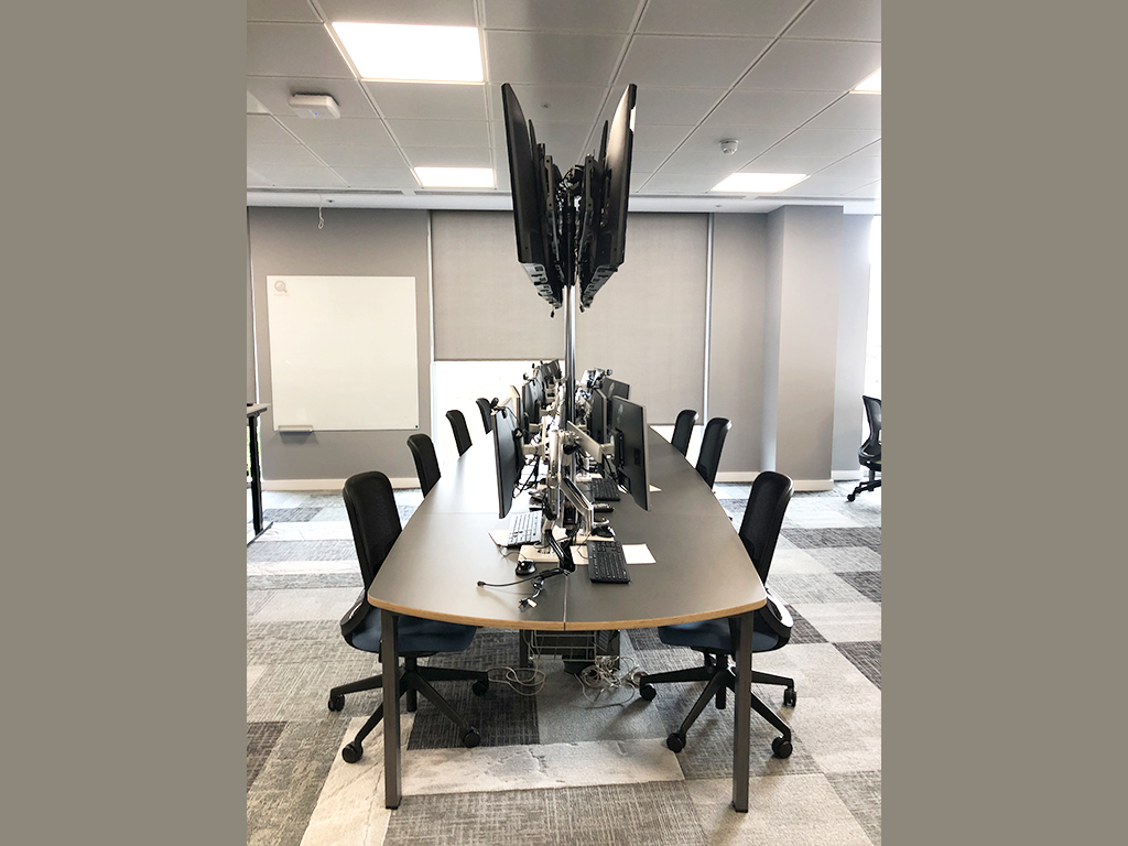_Staverton_'s tweet photo. Our brand promise is all about enabling our clients to achieve their #designvision through our sleek and #customisable product offering. Here's a sneak-peek of a recent install where #collaboration between the client and Staverton resulted in these striking and functional desks🥂 https://t.co/QMTYNspwpZ