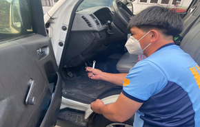 baguiocrimelab's tweet photo. On January 7, 2021, PSMS Randy C Tiwtiw and NUP Valentin L Lagiman monthly maintenance of SOCO Van at  Baguio City CLO, Upper Kayang Street, Baguio City. https://t.co/BN9Cf0GNqt