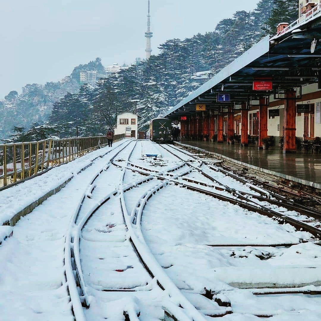 TravelTrackerin's tweet photo. Shimla Railway Station
#shimla #shimladiaries #shimlahills #shimlastation #traveltracker #snowinshimla https://t.co/Cbz0jyZMfE