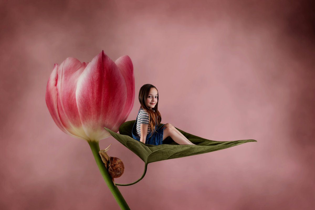 ImaginationsPr2's tweet photo. 'She wore flowers in her hair and carried magic secrets in her eyes' 

#flower #Blossom #beautiful #nature #PhotoEditing #magical #dreamscancometrue #dreambig #digitalart https://t.co/s89kXYWPIt