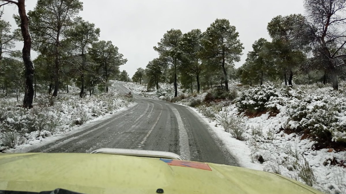 AyuntTOTANA's tweet photo. ❄❄❄ @PCivil_Totana refuerza las labores de vigilancia y control en el dispositivo de emergencias dispuesto en @SierraEspunaPR en colaboración co  @112rmurcia @aamm_murcia @MurciaForestal y @defensaforeMUR https://t.co/nbXGF3RKRl
