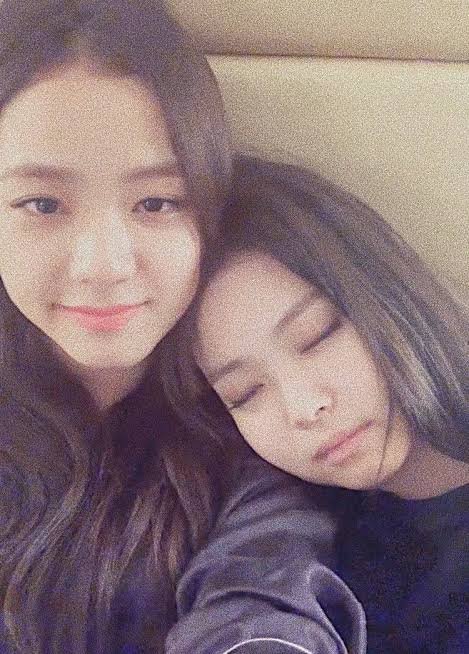 soyaaa_r's tweet photo. @MTV_vote1 #JENSOO is my superior ship 😶👯🐰🐻
#JJ4EVA #JENSOONATION #JISOO #JENNIE #BLACKPINK https://t.co/a9Ubv3gy5X
