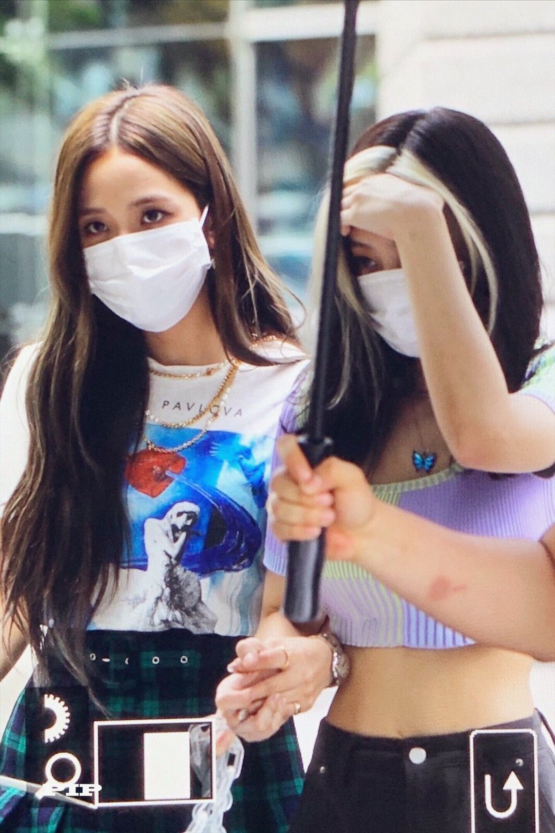 soyaaa_r's tweet photo. @MTV_vote1 #JENSOO is my superior ship 😶👯🐰🐻
#JJ4EVA #JENSOONATION #JISOO #JENNIE #BLACKPINK https://t.co/a9Ubv3gy5X