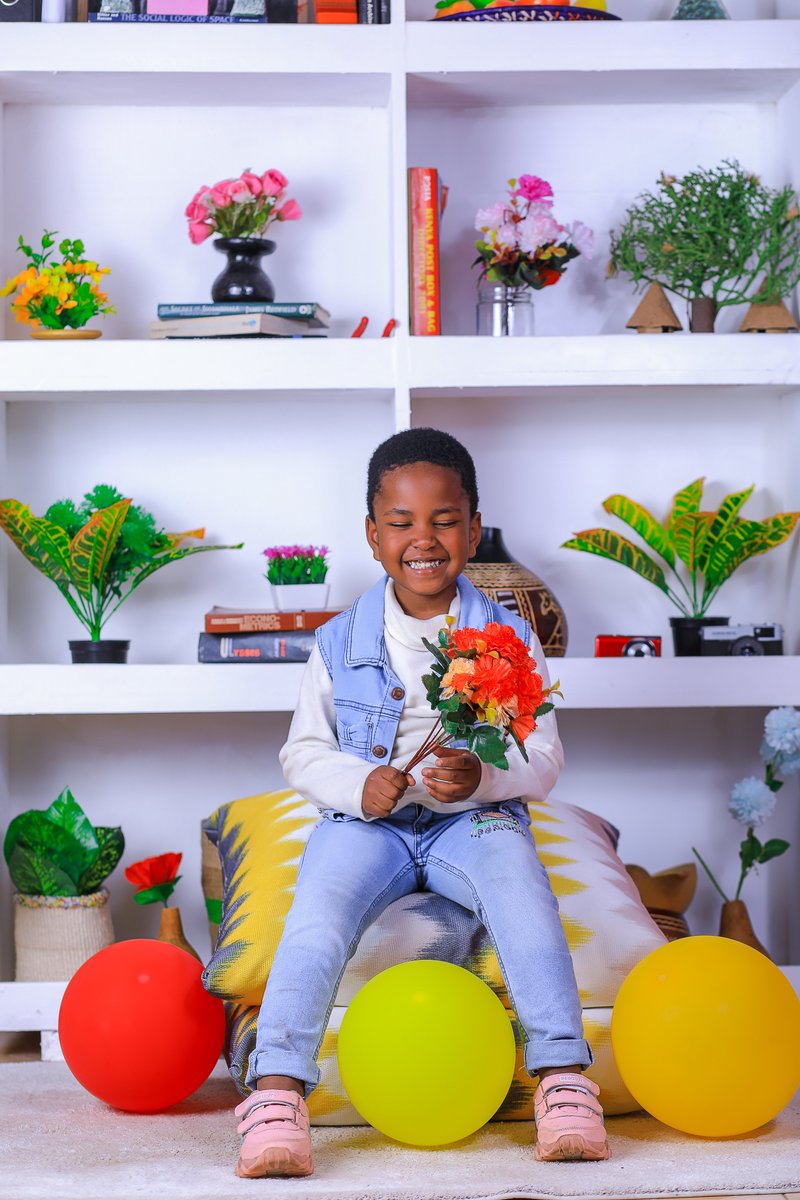 magicreelpix's tweet photo. A simple warm smile. ☺

To book with us, Call/WhatsApp us on 0702132150.
We are at KCB Building Jogoo Rd.

#magicreelpictures #studiophotoshoot #photography #photoholic #magical #photooftheday #tbt #kidsshoot #creative https://t.co/z3MVoNaoOL