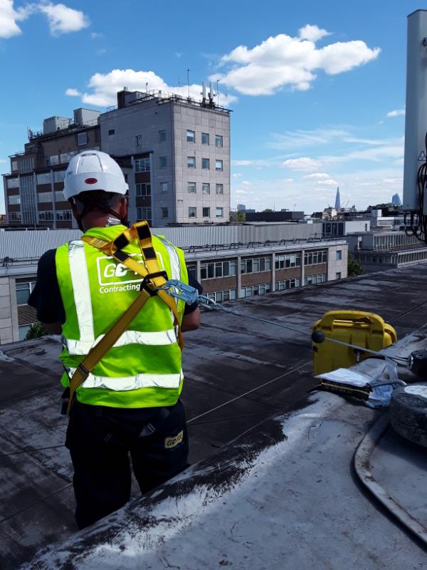 Go_FixUK's tweet image. High-level roof drainage maintenance is something we often carry out at Go-Fix, it is important that the relevant Health and Safety regulations and relevant equipment are provided to all engineers that carry out these essential services.

#teamgofix #london #engineer #drainage