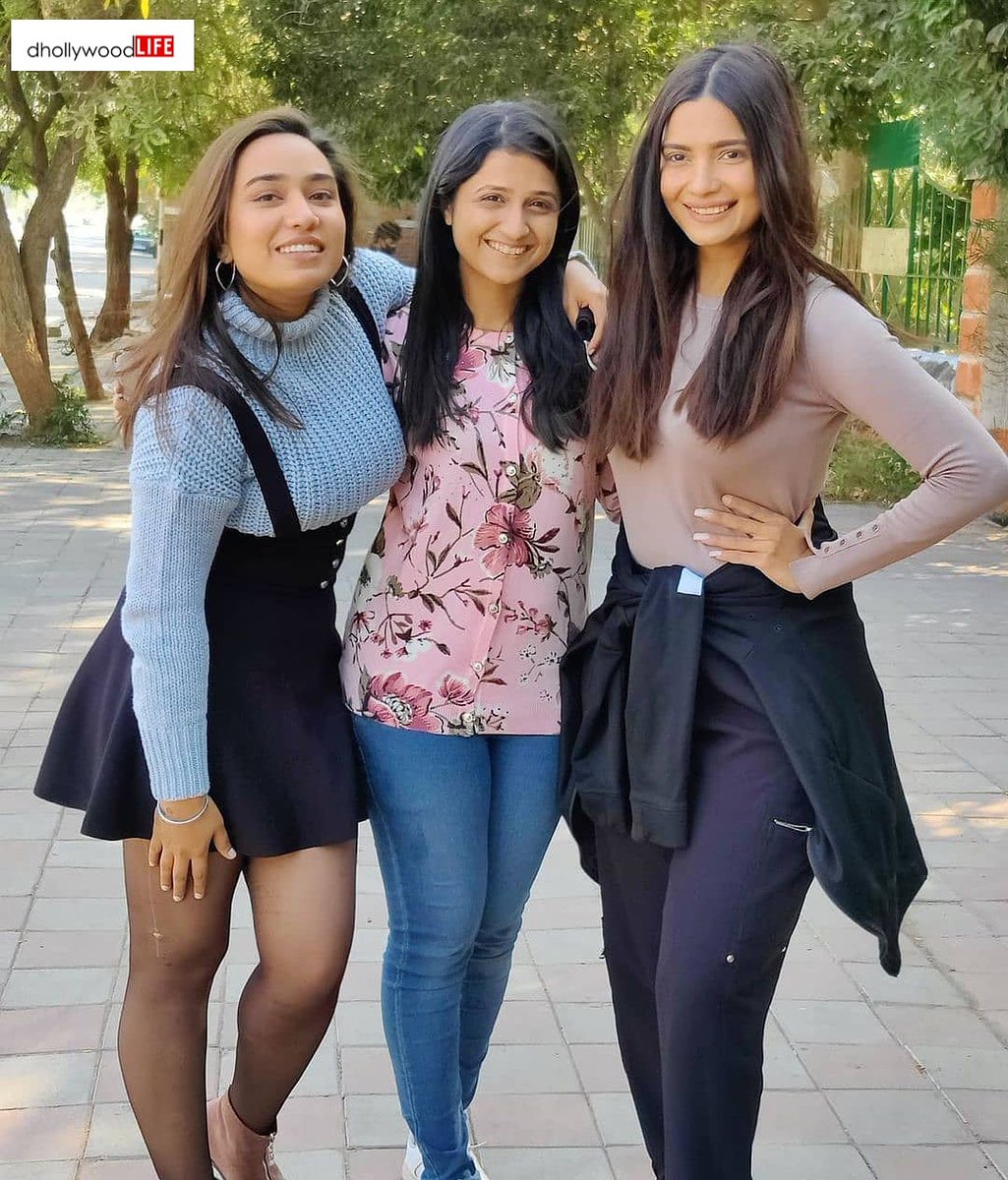 DhollywoodLife's tweet photo. Buddies!!!!
@IshaniPDave @aarohipatel @BhaktiKubavat
#aarohipatel #ishanidave #bhaktikubavat #stars #celebs #dhollywoodlife #dhollywood https://t.co/pd53dMSu3Y