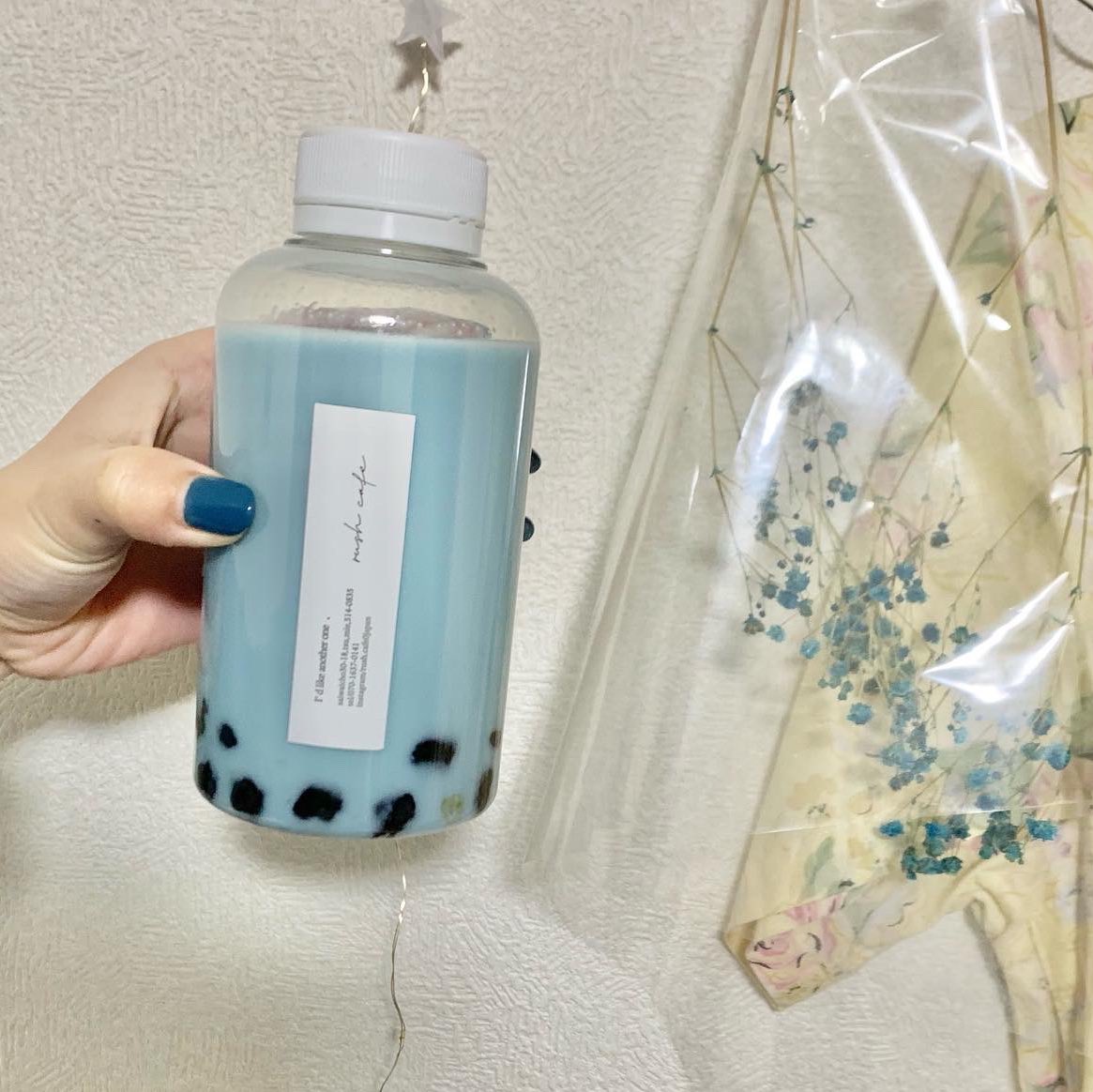 erikamiyahara_'s tweet photo. 明日のマジックアワー
#マジアワ
よりっ！のコーナーでは、今年流行るのはこのドリンクだ！！ #rushcafe の映えるブルーな子達���ご紹介🦋
そして、番組のテーマ
「はたちの頃。」
あなた、２０歳の時なにしてましたか？どう生きてた？どんな音楽聴いてたの？
今を悩める２０歳へ、贈りましょうエールを https://t.co/Qej316Drq9