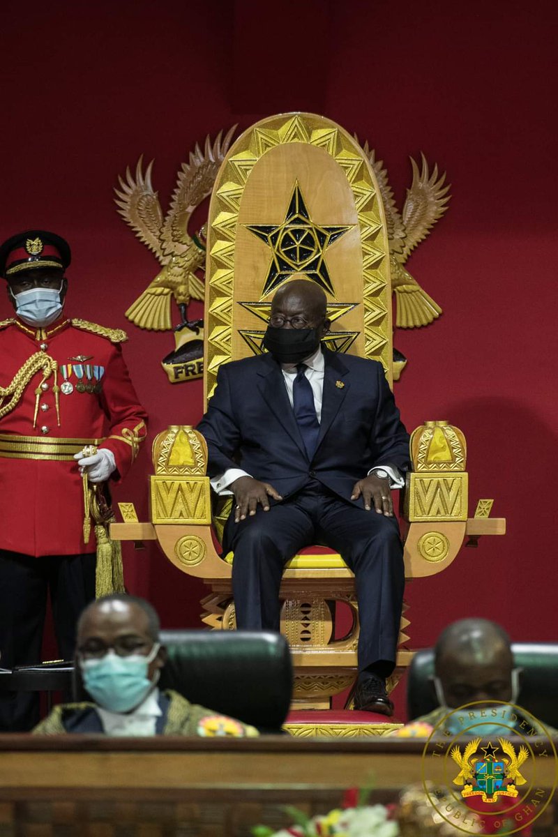 DomMengn's tweet photo. #LeadMen
« Les leaders ne sont pas nés, ils sont faits. Et ils sont faits comme tout le reste, à travers le labeur. » (Vince Lombardi)
📸 @NAkufoAddo Président du #GhanaDecides durant sa prestation de serment 2021
#DomInforme @DomMedias https://t.co/DfehS4bqZt