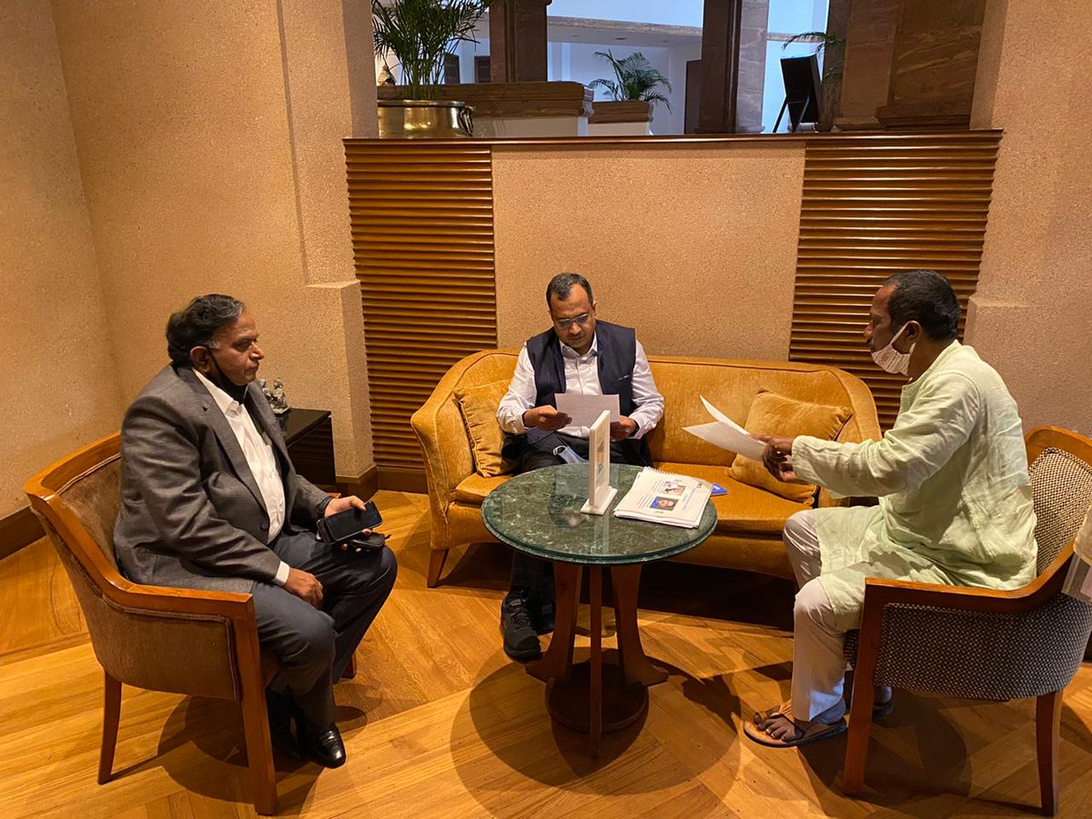 mahanadicoal's tweet photo. Hon'ble Member of Parliament (Loksabha) Shri Mahesh Sahu met Shri Pramod Agrawal, Chairman, @CoalIndiaHQ and Shri PK Sinha,  CMD @mahanadicoal. Hon'ble MP discussed various issues of people's welfare and appreciated contribution of MCL, particularly in #Odisha.
#MyCompanyPride https://t.co/TPqxx6Sh2O