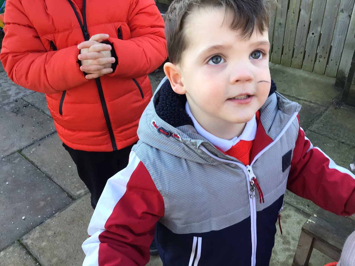 EPA_TabbiesFS2's tweet photo. The children have enjoyed exploring water and ice
@EPA_TabbiesFS2 #eastfieldpri_science https://t.co/jlvWY1RqLH