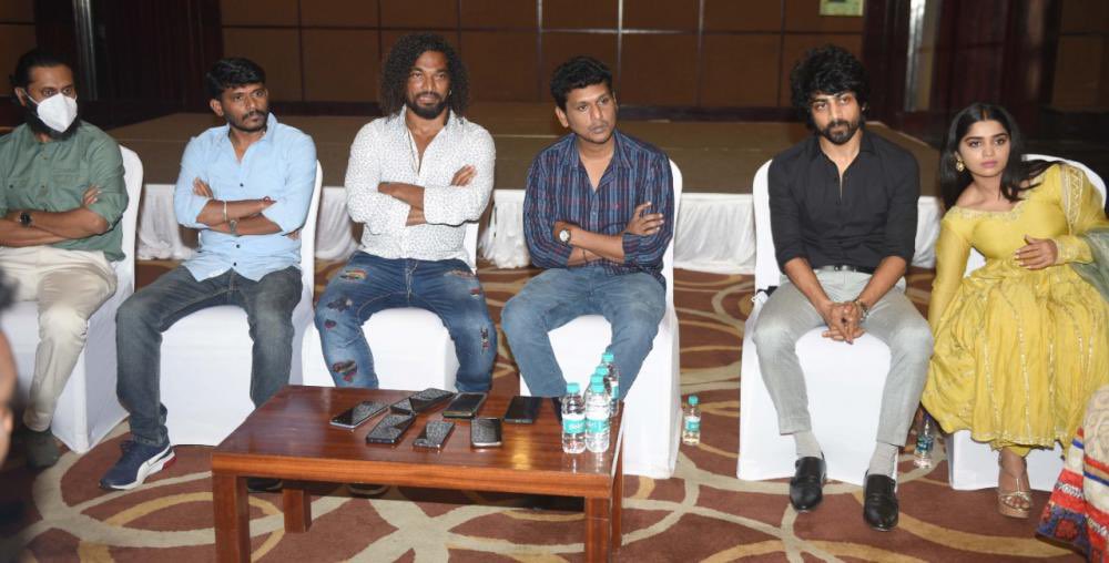 VijayFansTrends's tweet photo. #MasterFilm Chennai press meet. @actorvijay #Master https://t.co/qLeyHZMMUp