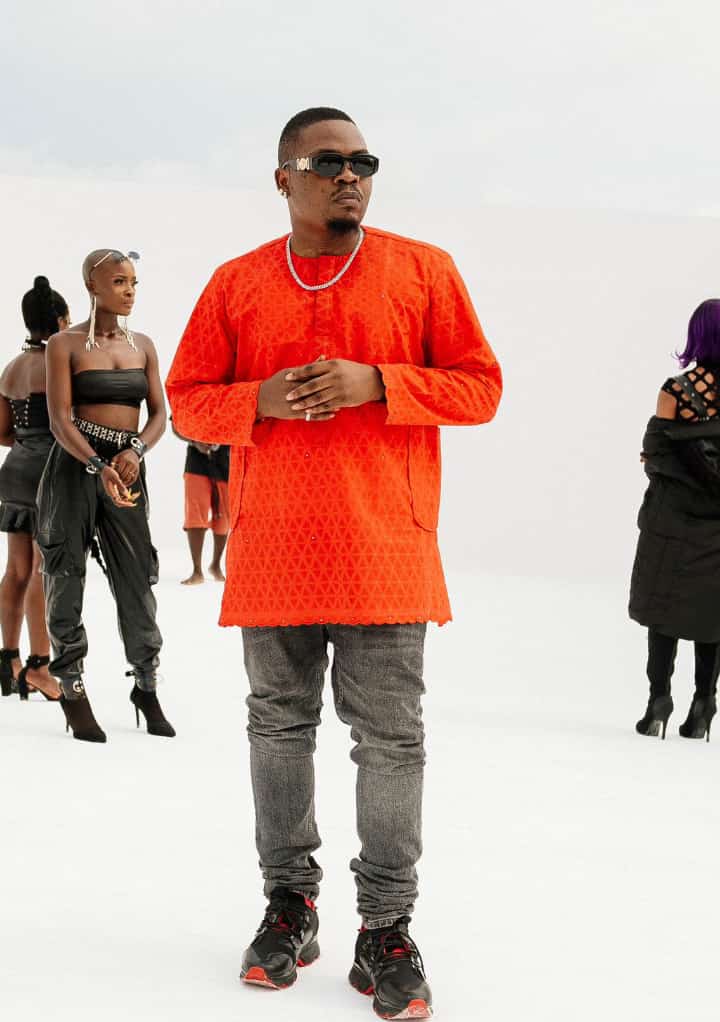 Olamide as  @itelNigeria phones. A thread......