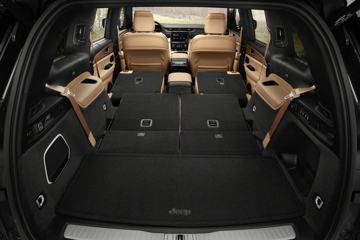 automotorcope's tweet photo. Hoy conocere más detalles del nuevo #JeepGrandCherokeeL #modelyear 2021 #4x4 #Todoterreno con 7 plazas #GrandCherokeeL #SUV #Detroit Te cuento más detalles en #motor @COPE #radio #auto #novedades #coches #autonovedades https://t.co/gmbTXGDWi9