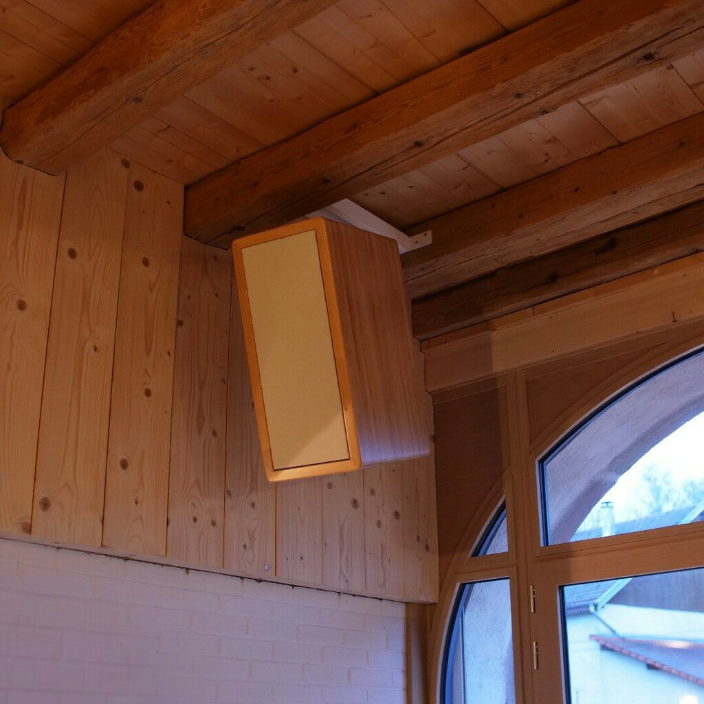 KlingerFavre's tweet photo. Just achived this very cosy installation of Studio 17 UT Klinger Favre speakers
On demand sober finish, Beechwood and Linen to fit the raw material style of this warm renovated farm.
/// Suspension d'une paire de Studio 17 UT Klinger Favre pour passer l'… https://t.co/PyfTkJnq8t https://t.co/sFFKAMT68K