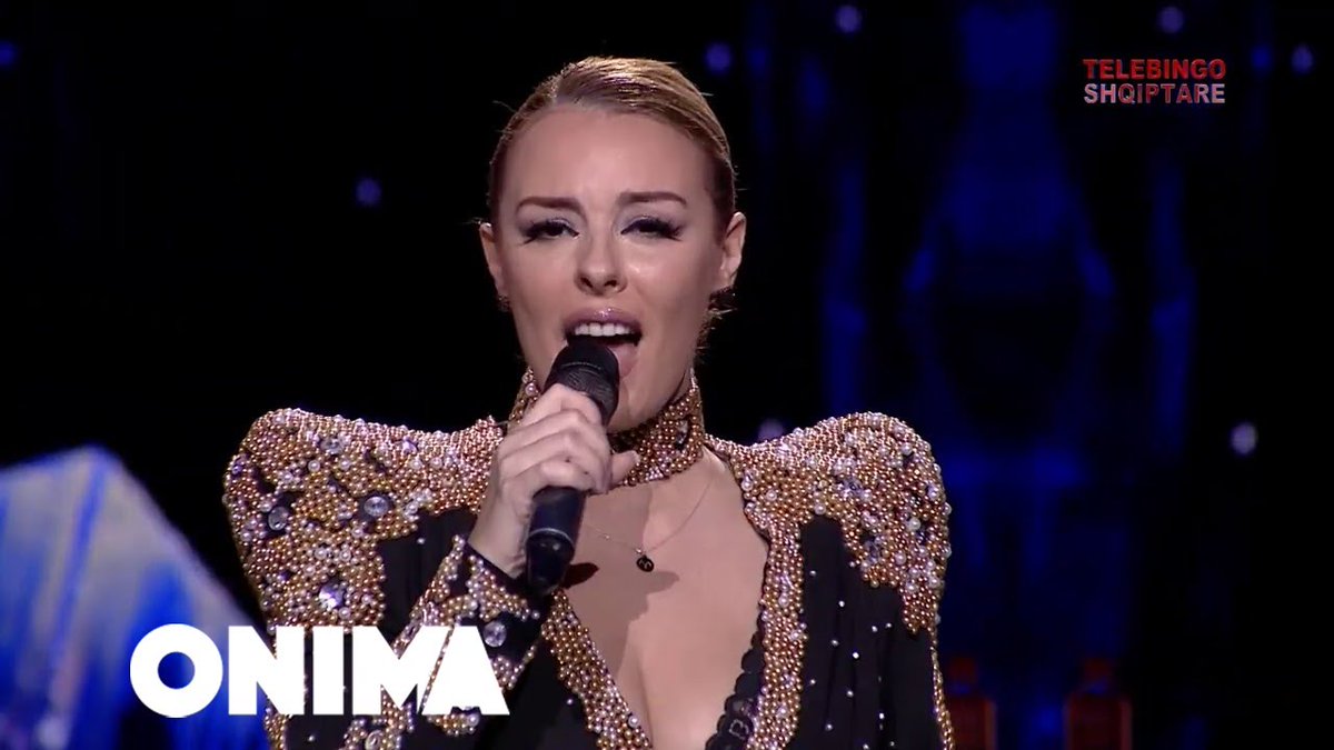 EurovisionSpot's tweet photo. Tras ganar el "59 Festivali i Këngës" con “Karma” , @AnxhelaPeriste4, interpreta en el programa "Telebingo Shqiptare" (RTSH), ese tema con el que representará a Albania 🇦🇱 en Eurovision 2021.
➡️https://t.co/UCAZNrW2Ff
#fik59 #anxhelaperisteri #eurovision https://t.co/3dqKTehvQS