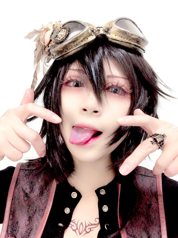 kurohi2's tweet photo. 今、 #空賊ヴィル やってます。
貴方に動画を届ける #VforU 、ヴィルを召喚くださった方へ…。
(悪い顔届けますね。) https://t.co/kqlZxGNpEu