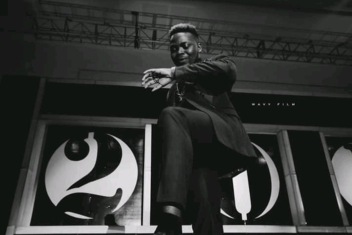 Olamide as  @itelNigeria phones. A thread......