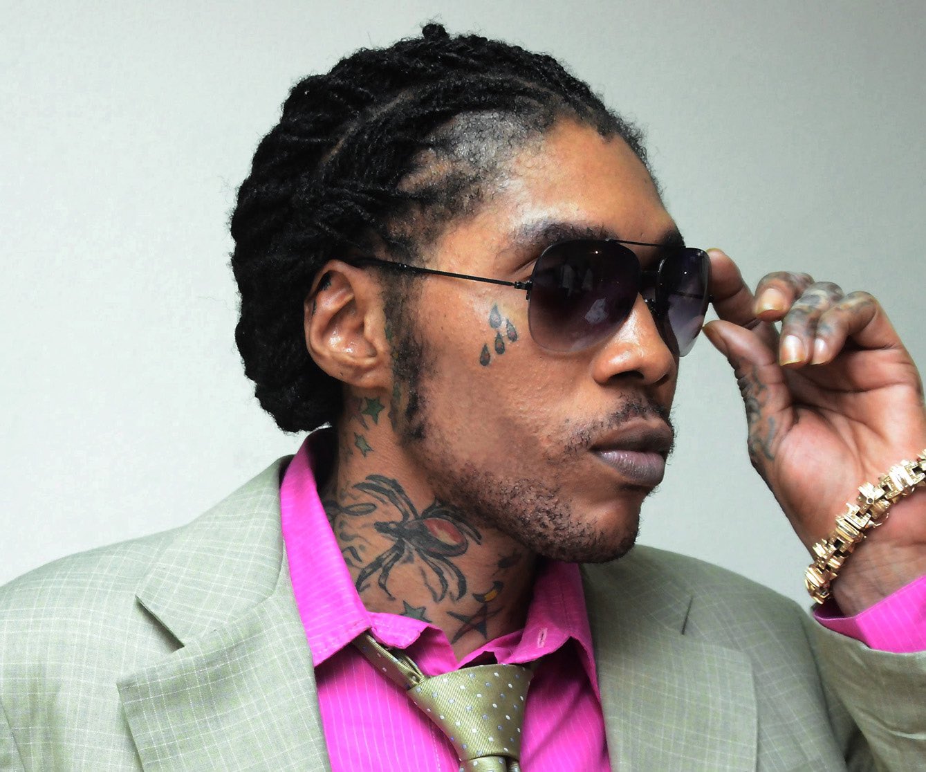 Mi face Nike white Happy Birthday to the . 
Vybz Kartel once said? 