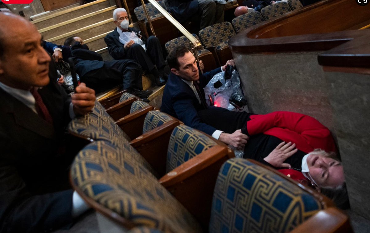 ClareMalone's tweet photo. My first thought seeing these images is that American schoolchildren go through drills for this stuff. Look at the faces of the adults. https://t.co/ACxtxgmOBO