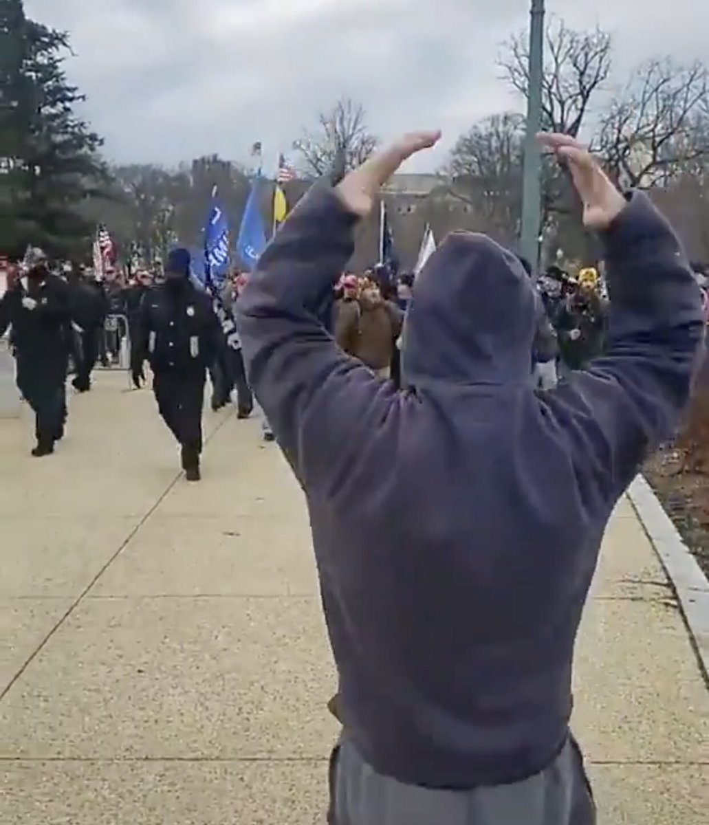 There are at least 2 reasons why we should be talking about white supremacy re what happened at the Capitol yesterday. The first is the structural racism & bias in the Capitol police response to violent white rioters esp in comparison to their “readiness” & actions yesterday, 1/