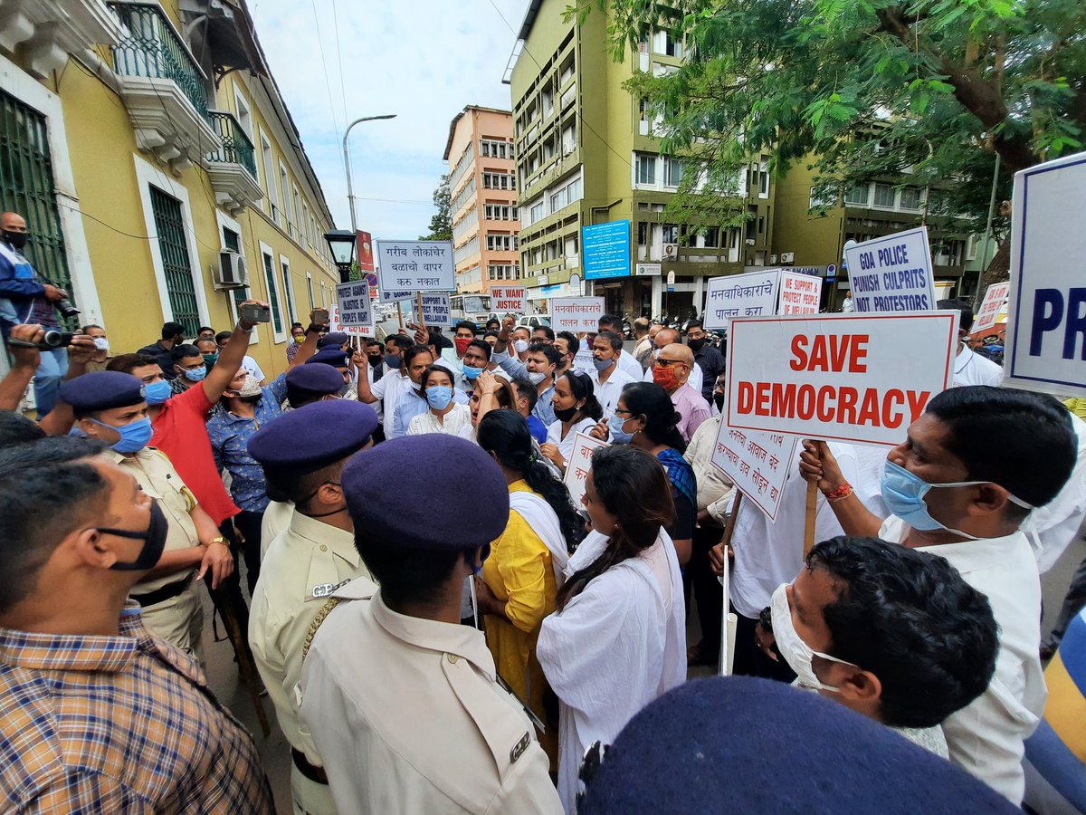 INCGoa's tweet photo. Goa Congress under the leadership of GPCC Chief @girishgoa &amp; CLP Leader @digambarkamat protested at the Police headquarters, Panjim &amp; submitted a memorandum to @DGP_Goa with our demand to give Justice to Adivasis &amp; Villagers of Shel-Melauli.

#IITProject 
https://t.co/V3OPhaXewJ https://t.co/iULSsaMrur
