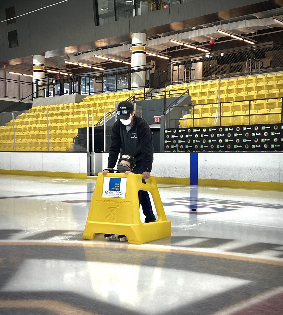 WarriorIceArena's tweet photo. Ice Cubs Smiles π
#warrioricearena #skatewheretheprosskate #practicelikethepros #hockey #skating #bostonhockey #famliyfun #bostonactivities #bostonbruins #icecubs #learntoskate https://t.co/Ni94lz0SH4