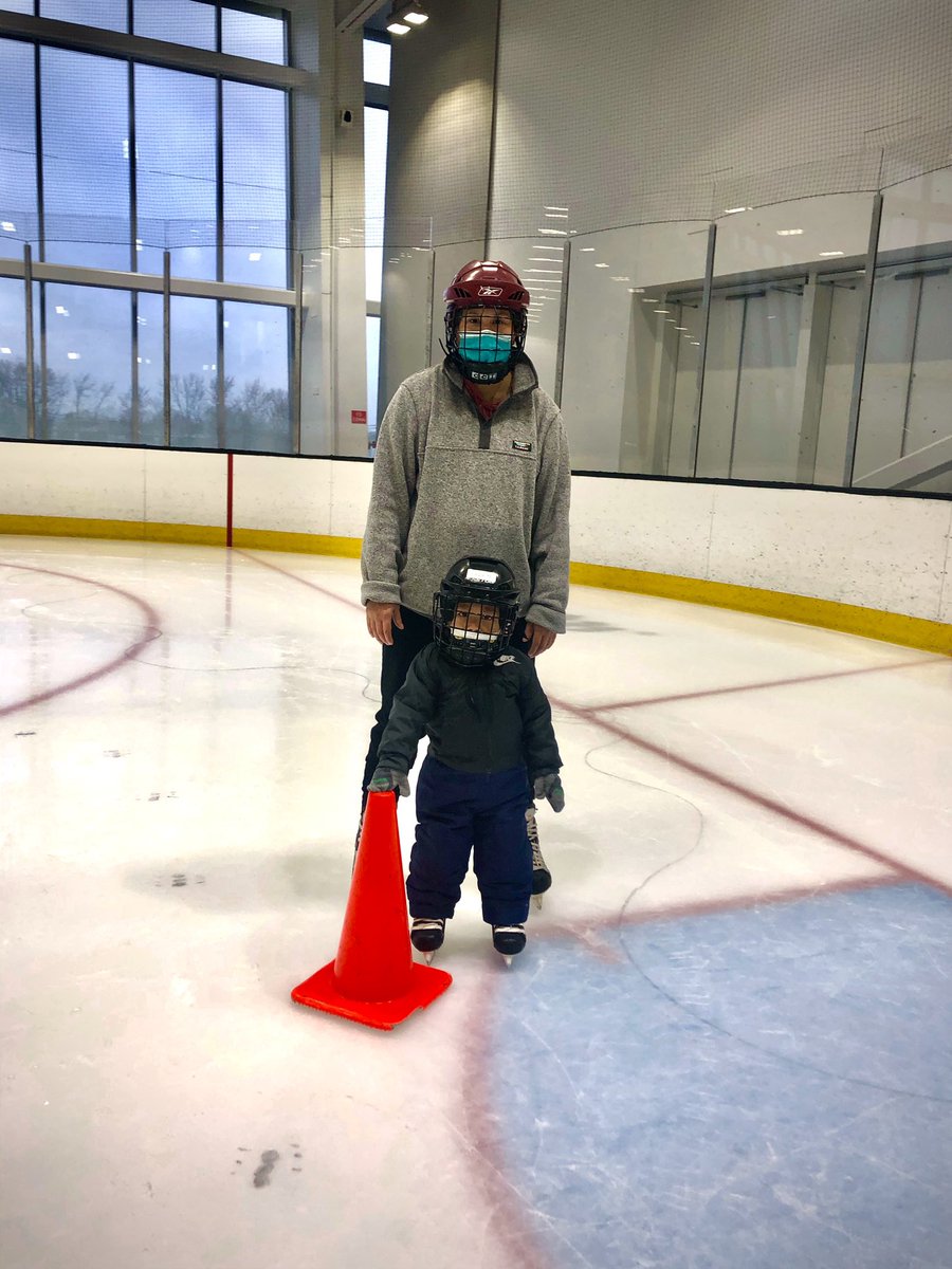 WarriorIceArena's tweet photo. Ice Cubs Smiles π
#warrioricearena #skatewheretheprosskate #practicelikethepros #hockey #skating #bostonhockey #famliyfun #bostonactivities #bostonbruins #icecubs #learntoskate https://t.co/Ni94lz0SH4