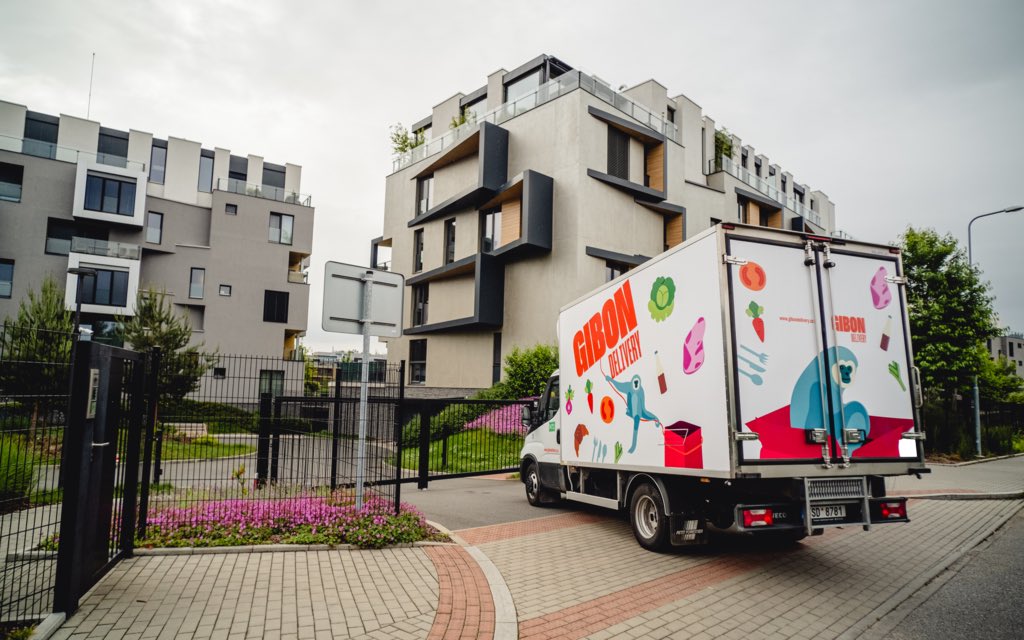 GibonLogistics's tweet photo. Jsme na adrese ✅ Už den před doručením od nás zákazník obdrží SMS zprávu s časovým oknem doručení, přijdeme včas 💚
#GibonLogistics - Děláme chlazenou logistiku balíků 🙌 https://t.co/NQuGT0627D