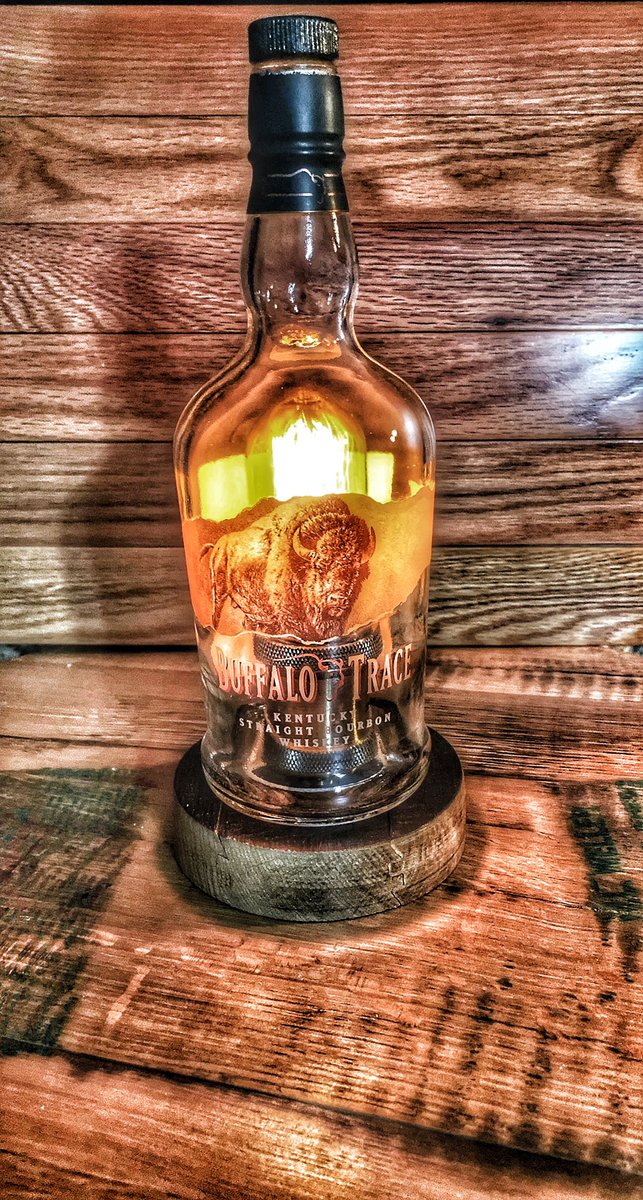 Ksp583's tweet photo. finally got around to making something from a Buffalo Trace bottle. Posted in honor of my visit to the distillery later today. #buffalotrace #bourbon #kentuckybourbon #lamps #kentucky #bourbonbottles #kentuckyproud #bourbonbarrel #buffalotracedistillery https://t.co/LsPHhbqSSD