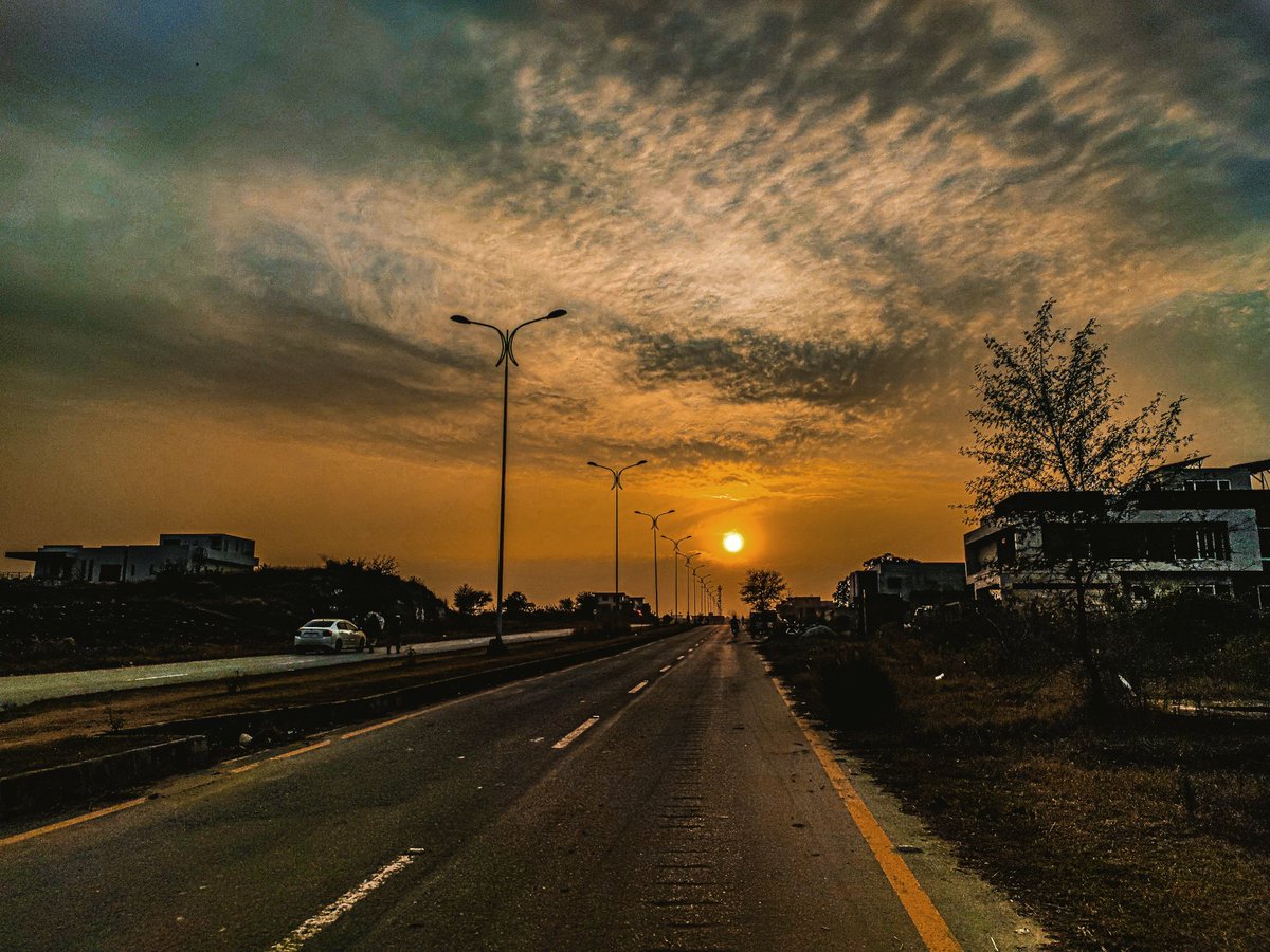 ShahHassan25048's tweet photo. #sunset #sunsetphotography #sundown #endoftheday #sunsets #sunsetlovers  #ig_features_ #igpakistan #creative_pakistan #snapseedpk #lightroompk #pakistanzindabad #pakistan #islamic_republic_of_pakistan #islamabaddiaries #islamabad #flashh_pakistan #expolrepakistan #foryoupage https://t.co/OJb49pif0R