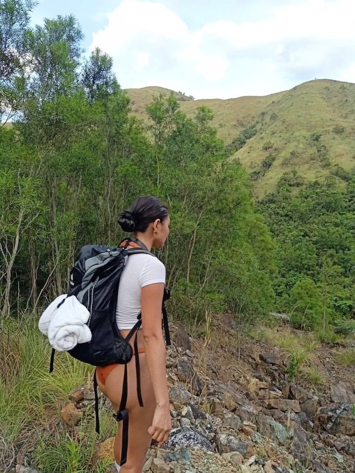 itgirlnadine's tweet photo. nadine lustre’s hiking outfit 2021 😭 https://t.co/X3Li0KqXC3
