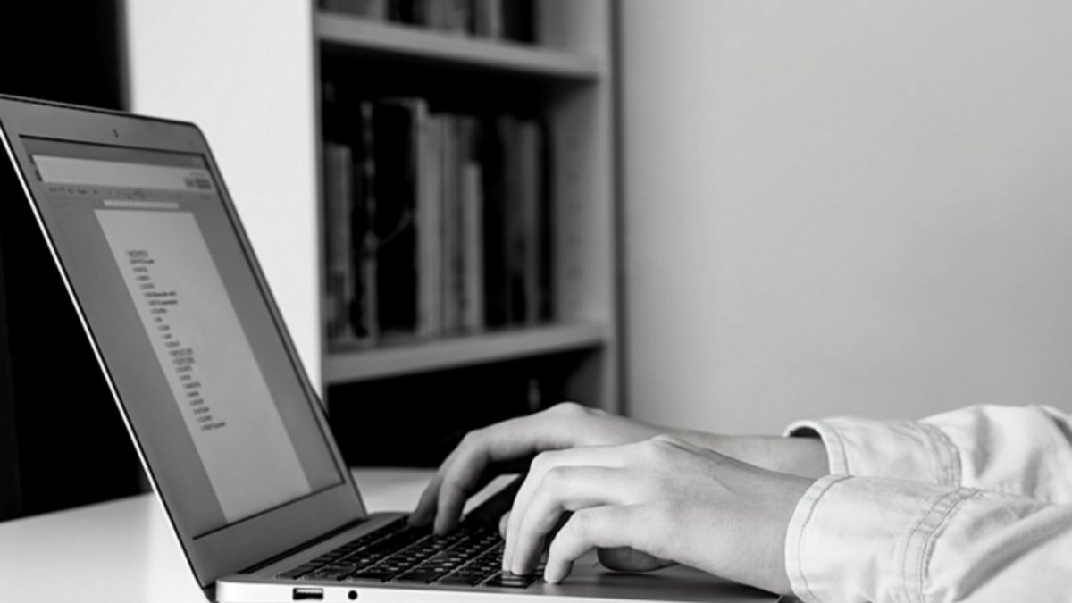 UniVerona's tweet photo. Il Dipartimento di Scienze Umane #Univr organizza il Corso di aggiornamento professionale “Smart &amp; Remote Working #HRSpecialist: Esperto di processi cognitivi e organizzativi di #lavoroagile”. Info, iscrizioni e webinar di presentazione (15/01 alle 12): https://t.co/b1qyBDeWer https://t.co/cncMwqQBQt