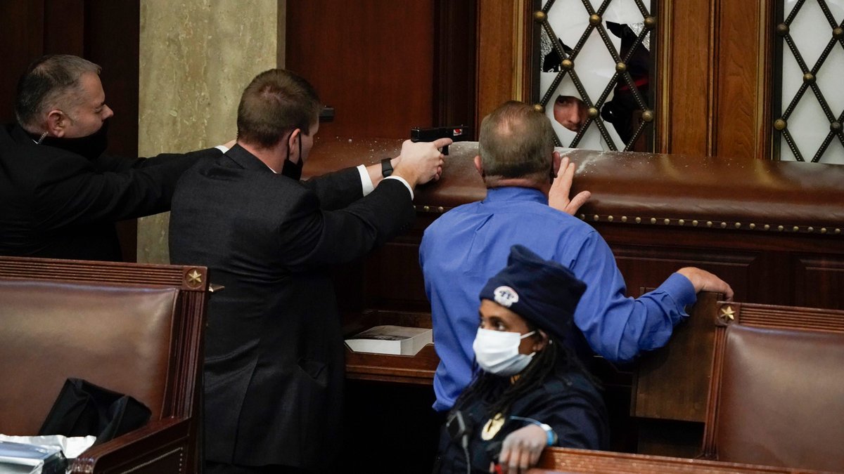 telegramdotcom's tweet image. ICYMI. Rep. James McGovern from inside Capitol: 'This is not some banana republic' buff.ly/38kvH1y @BPetrishenTG @RepMcGovern #capitollockdown