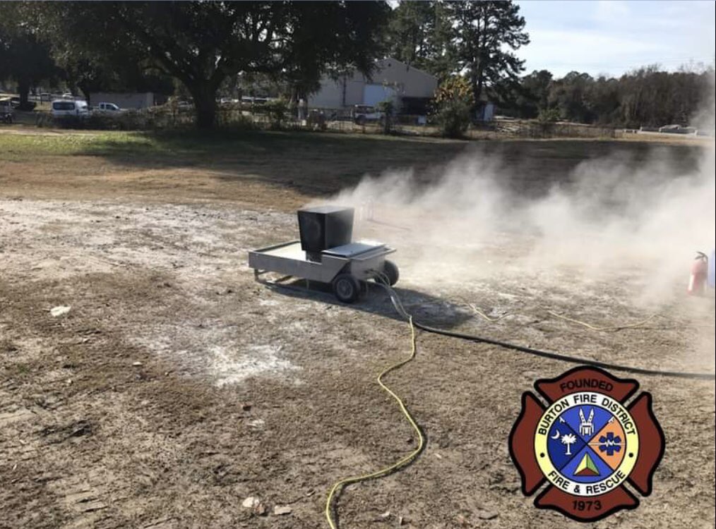BurtonFD_SC's tweet image. A safer @bftcountysc. #BurtonFD provided fire extinguisher training for workers at PW. These folks move throughout our community, share the road with us &amp;amp; loved ones &amp;amp; in best position to take action &amp;amp; make a difference. Another step in #CommunityResiliency. @strategicfire