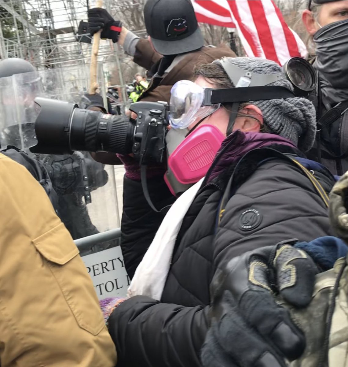 Here  http://Ms.Money  Shot is seen getting a PERFECT angle to get this entire clip of you guessed it... ANTIFA attacking the Police.