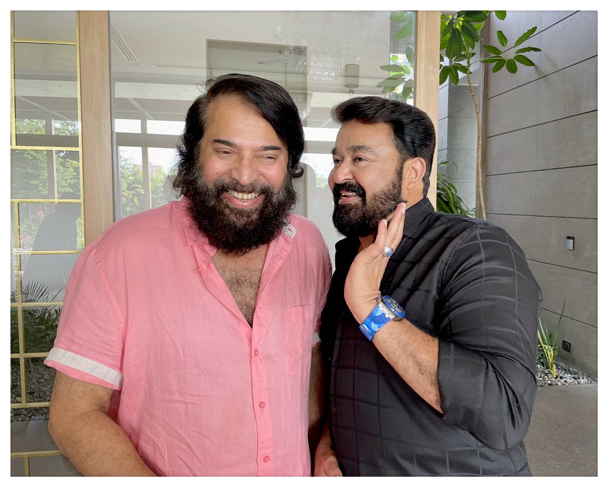 Mohanlal's tweet photo. With Ichakka https://t.co/gKn6d8auMR