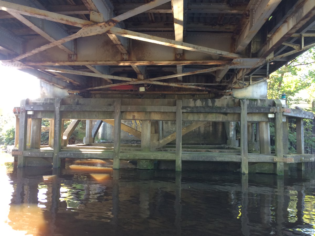 5. Cat. A listed and built in 1923, it crosses over the White Cart; feast your eyes - it’s the only remaining lift bridge in Scotland. Passing under the bascule bridge