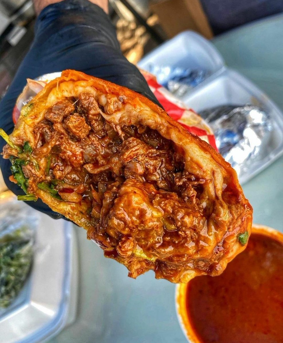 foodiideas1's tweet photo. Who wants this burrito? 😋 https://t.co/luz1OCMOae