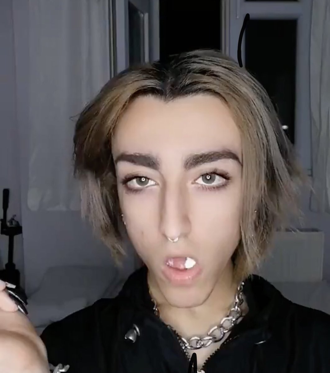 #WhatsApp da kabul ettiğim şeyin twitter da ne olduğuna bakıyorum.