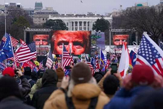 AlexPre11061806's tweet photo. #TrumpLoco y su fanaticada le dan la estocada final a la democracia de 🇺🇸,la ingobernabilidad se apoderó de la nación
En #Cuba #VamosPorMás https://t.co/jqPouGt1y3